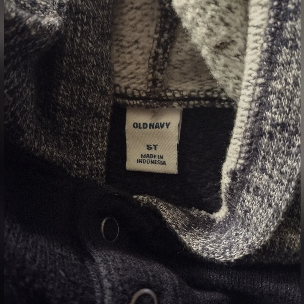 M4) Old Navy Sherpa-Lined Knit Sleeve Hoodie – Size 5T Boys Pullover